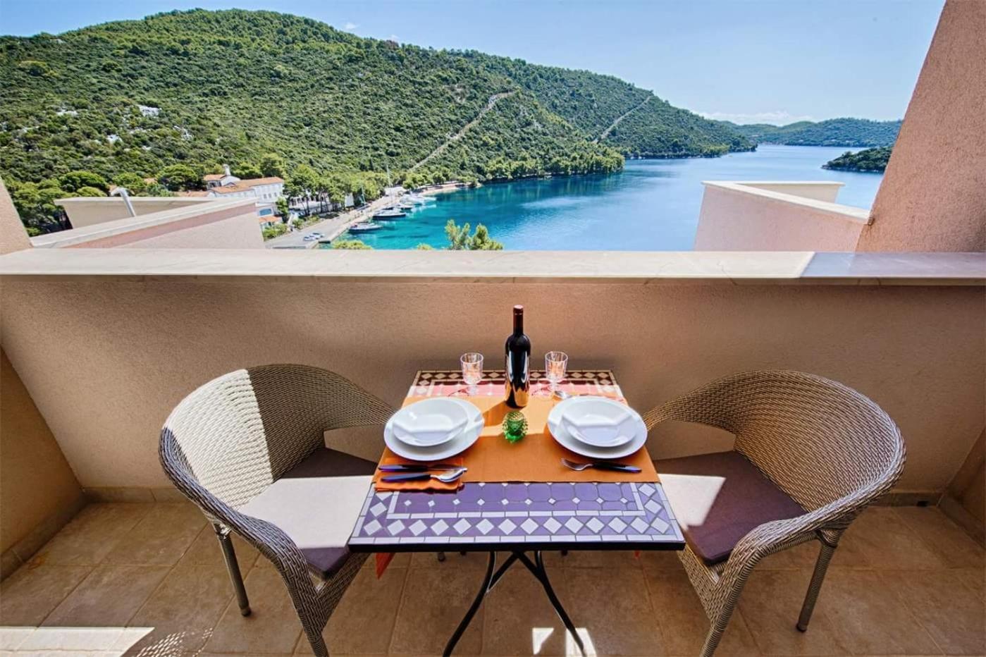 Apartments Ladesta Lastovo Luaran gambar