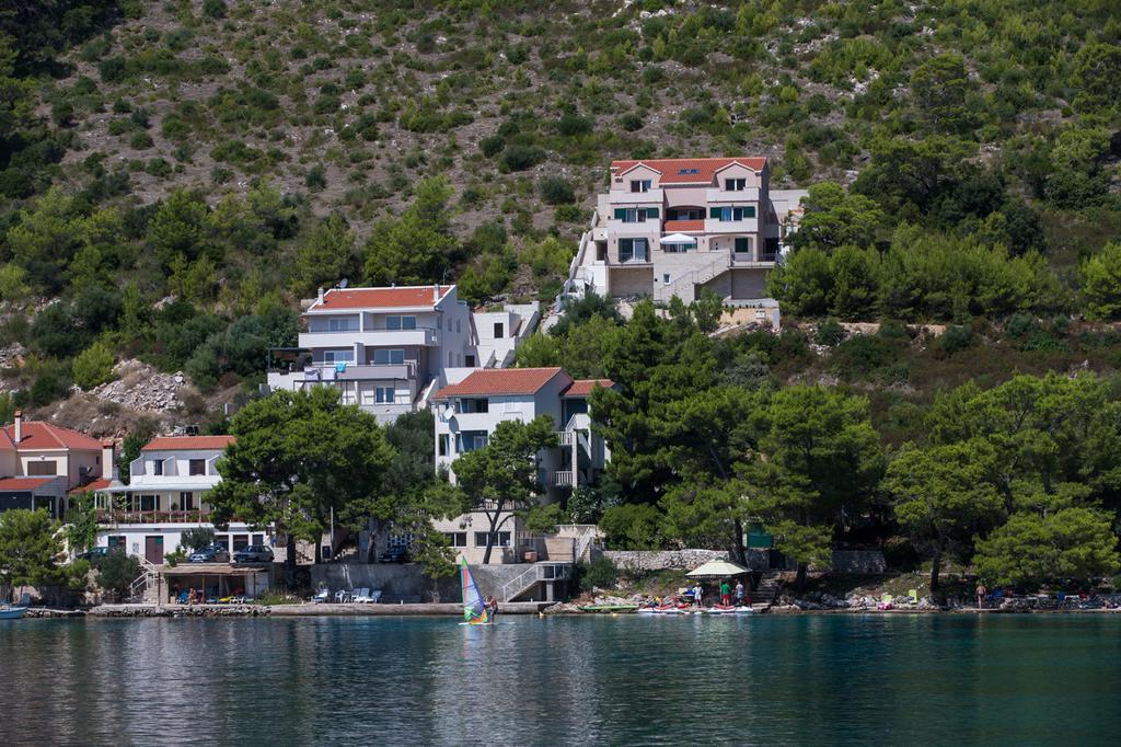Apartments Ladesta Lastovo Luaran gambar